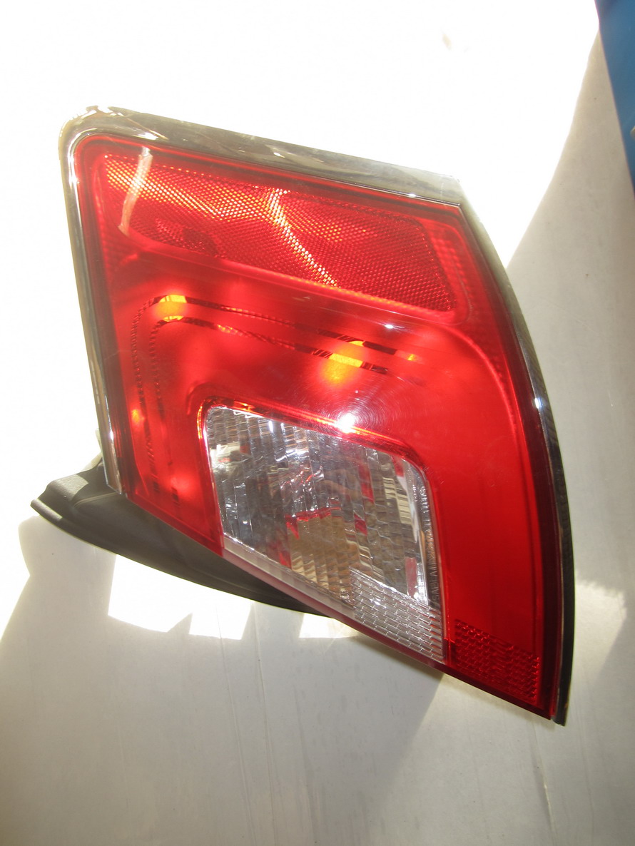Ford TAURUS TAILLIGHT TAIL LIGHT AG13 13B504 Used Auto Parts